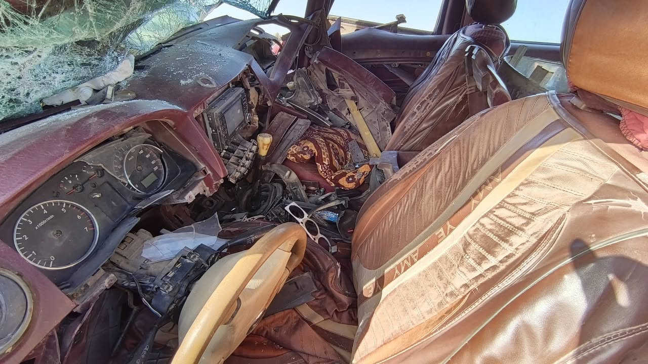 السلام عليكم
اخوان سيارة للبيع ع وظعها او تفصيخ محركها ممتأذي بي تفرعات بسيطه متأذيه  
رقمها انبار بأسمي للتواصل *********** متوفر واتساب
