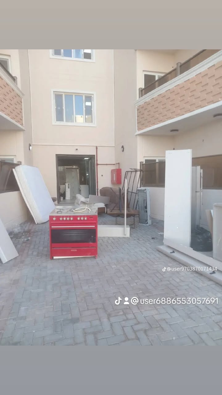 مكتب باركود لنقل الأثاث وتحويلات البيوت والشقق والمكاتب في البصره وبأنسب الاسعار 
خدمة نقل اثاث منزل 🏡 
خدمات المكتب تشمل النقل والتحميل والتفربع خلال 24ساعه
1فتح الغرف بانواعها بكادر نجارين معترفين 
2فتح السبالت واجهزه التبريد بكادر فني مدرب 
3تحميل الاغراض بكادر عمال متمرس
4نقل الغراض بواسطه سيارة حمل مجهزه 
5يتم تغليف الاغراض أثناء عمليه النقل 
6فتح وتنصيب اجهزه الكهربايه 
7فتح وتنصيب كاميرات المراقبه 
8تسفيط محتويات المنزل الجديد 
9فتح وتنصيب كاونترات المطبخ 
10غسل المنزل بعد عمليه النقل لكون جاهز لسكن 
تتوفر جميع انواع السيارات الحمل كيا بكو كنتر هينو 
زورنا في مقر المكتب الموجود في البصره شارع الاستقلال 
او الاتصال *********** متوفر وات ساب 
ماعليك سوء الاتصال واترك لنا التعب
