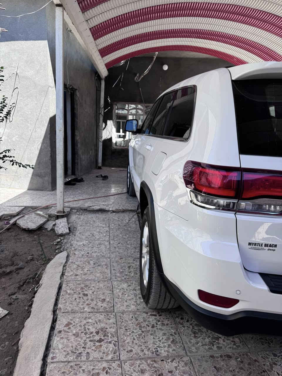 جيب كراند شيروكي امريكي

موديل 22لون ابيض رقم بغداد

مواصفات 

محرك  V6 3.6

ماشيه49 الف 

بصمه + تشغيل عن بعد 

كراسي جلد

رادار خلفي جانبي
رادار امامي 

اطفاء ذاتي

قطعتين تبريد

كشن سايق كهربائي 

كشنات تدفئه + تبريد 

ستيرن تدفئه + تبريد

صندوك كهربائي 

السعر 278 
وبيها خير مواصفات 

# الضرر موضح بالصور وسونار 

موقع بغداد رقم ***********
