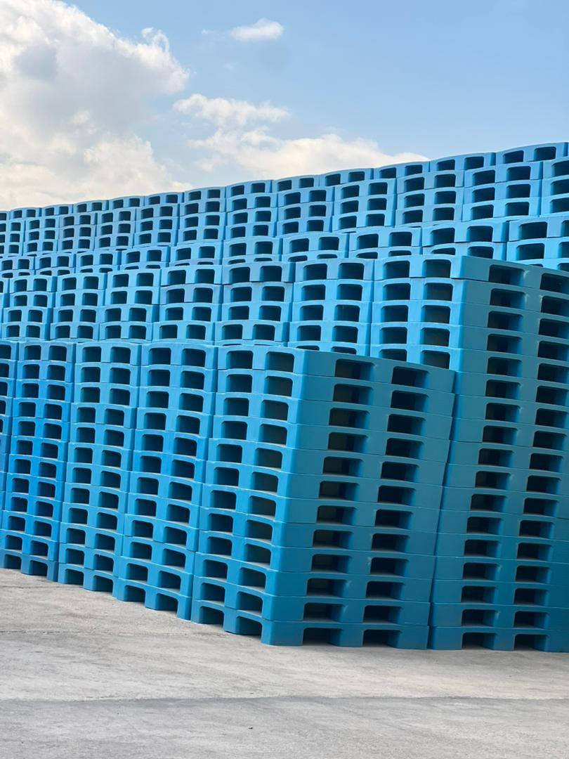 متوفر جميع نواع سكيب بلاستك وجميع نوعيات الجديد و المستخدم الهاتف ***********
