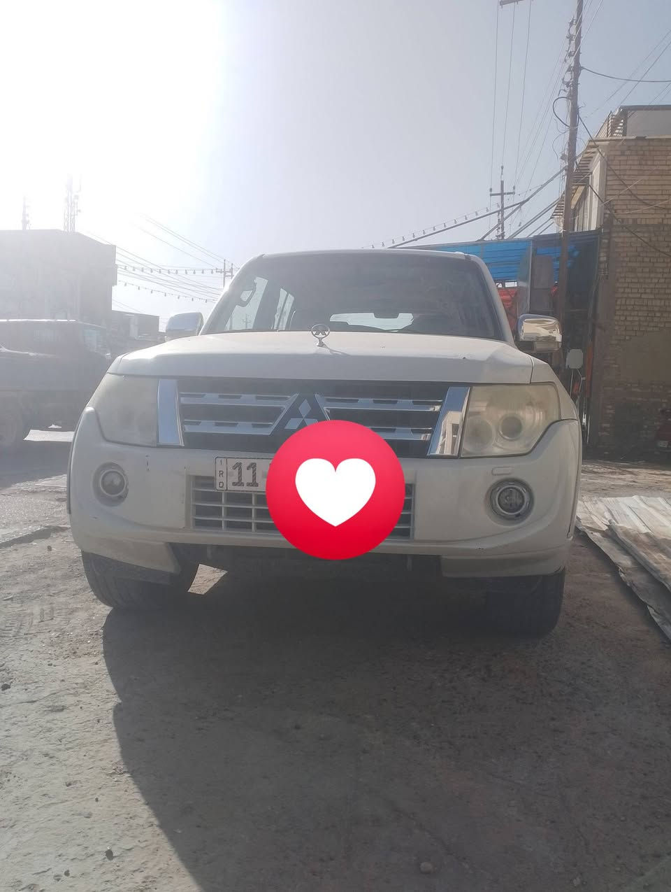 السلام عليكم 
باجيرو موديل 12 حبتور فووول ومكفول لون ابيض صدفي رقم بغداد 
دمام خلفي 
فتحه 
كشنات جلد وكهرباء 
مري قلاب 
فووول للاخير 
السعر ب143
باسمي سنوية وهزة كله جديد 
مكاني بغداد الكرخ 
***********
***********

