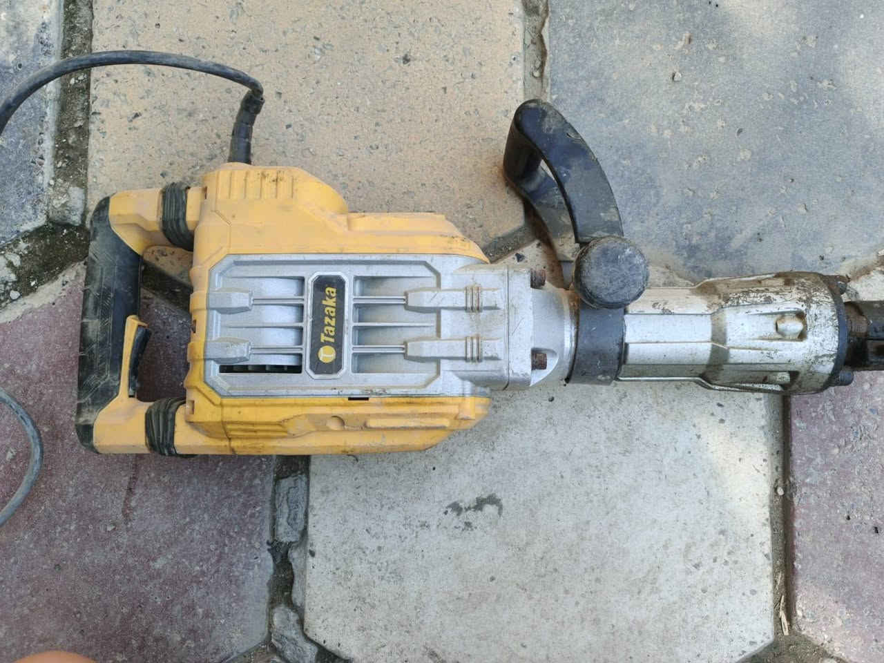 للبيع ماطور ونج صيني 150
دريل همر تازاكا نظيف 75
تايرات عربانة مع الويل عدد 8 =  30
بغداد منطقة العبيدي 
***********
