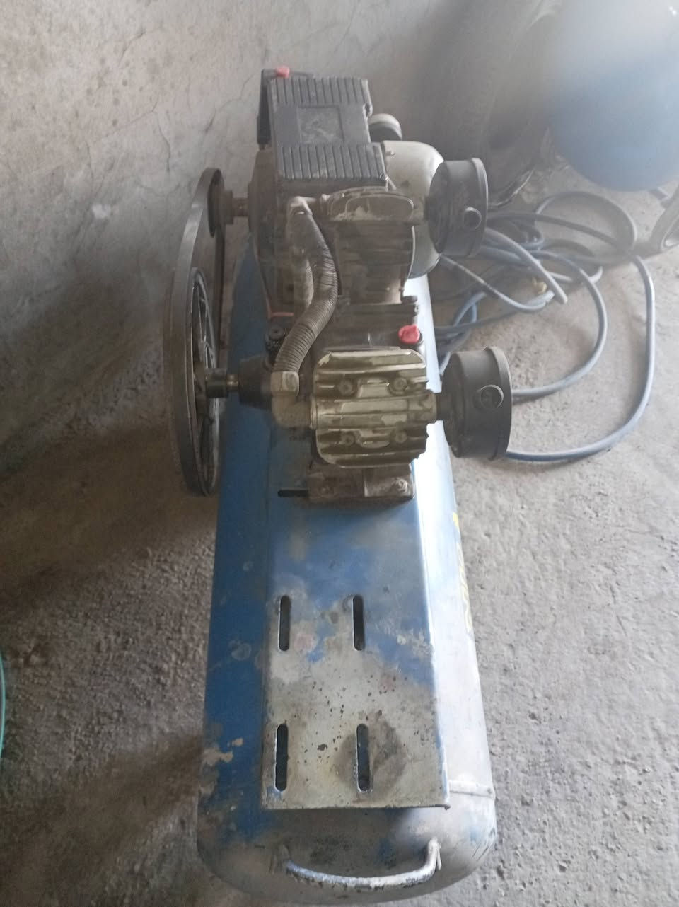 السلام وعليكم
كبريسر البيع الحجم ١٢٠
سرط الشغل التصال ***********
عنوان تكريت فلكه العلم
مقابل السايلو الذره
