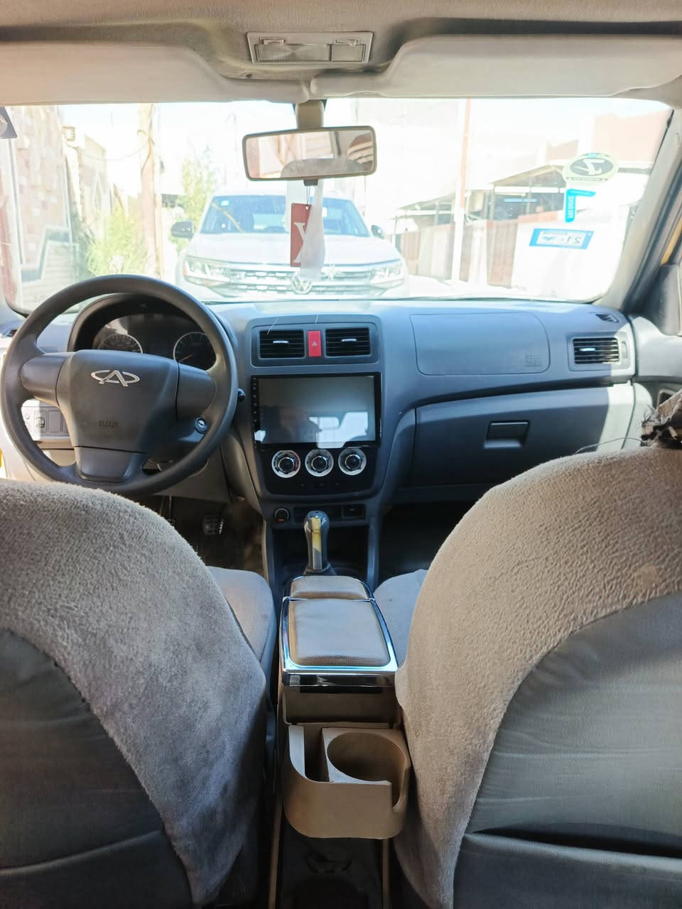 السلام عليكم شيري ميرال للبيع موديل 2016
السيارة بيهه مكانات صبع بس مكفوله من الضربه القوية شواصي لغود مكفولة صبغات بسيطة بيهه 
الصدر امامي خلفي جديد بيدي مبددله شرط التراي كله نافضه من مشط من دبلات من كلشي جديد وتخم تاير جديد هم 
السيارة ناقصه شغلتين المحرك ينقص دهن بس يشتغل طبيعي مابي شي والتبريد يردله غاز لن بلصيف حمت عندي وطار الغاز 
وسعرهه 37 وبيهه مجال 
***********
