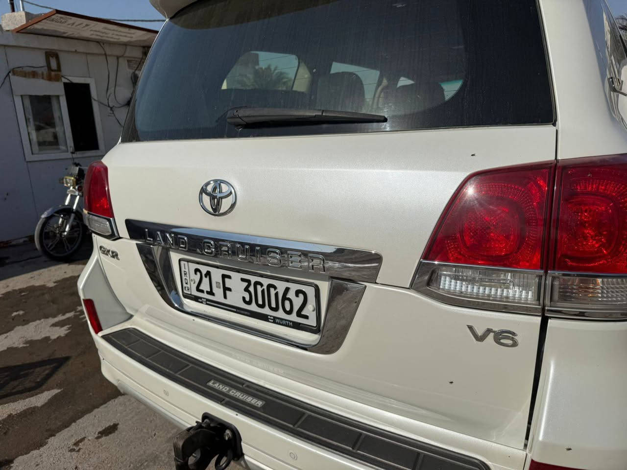 لاندكروز 2011ستينية ضرر باب خلفي ورة السايق شوية بية صبغ محرك ٦ سلندر سيارة نضيفة مواصفات فتحة سقف كشنات كهرباء شاشة وكامرة داخل بيجي السعر ٣ شدات وعشرين الاستفسار الاتصال ع الرقم ‎0771 703 4563..مكان سيارة ديالى..
