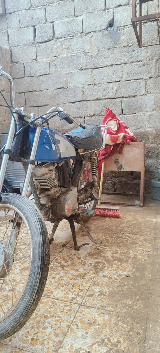 دراجه ايراني للبيع بيهه بس رقم شاصي شغاله كلشي مابيهه دك هندر وطلع اريدهه 175
مستعجل عله بيعتهه مكاني خمسه ميل الدوره مال السوك *********** هاذه رقمي
