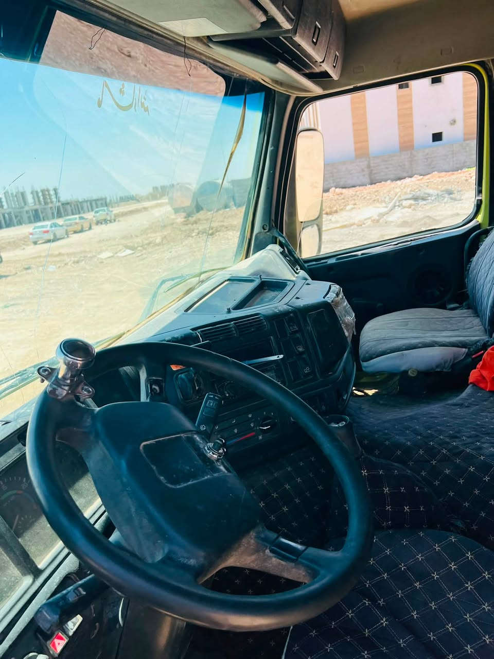 مؤديل 2000مةكينةي 310پةمو نؤزل گير 4بة4 رةقم نوئ هةبو بةشةرتة سحري 165مةجال رةقم ***********

