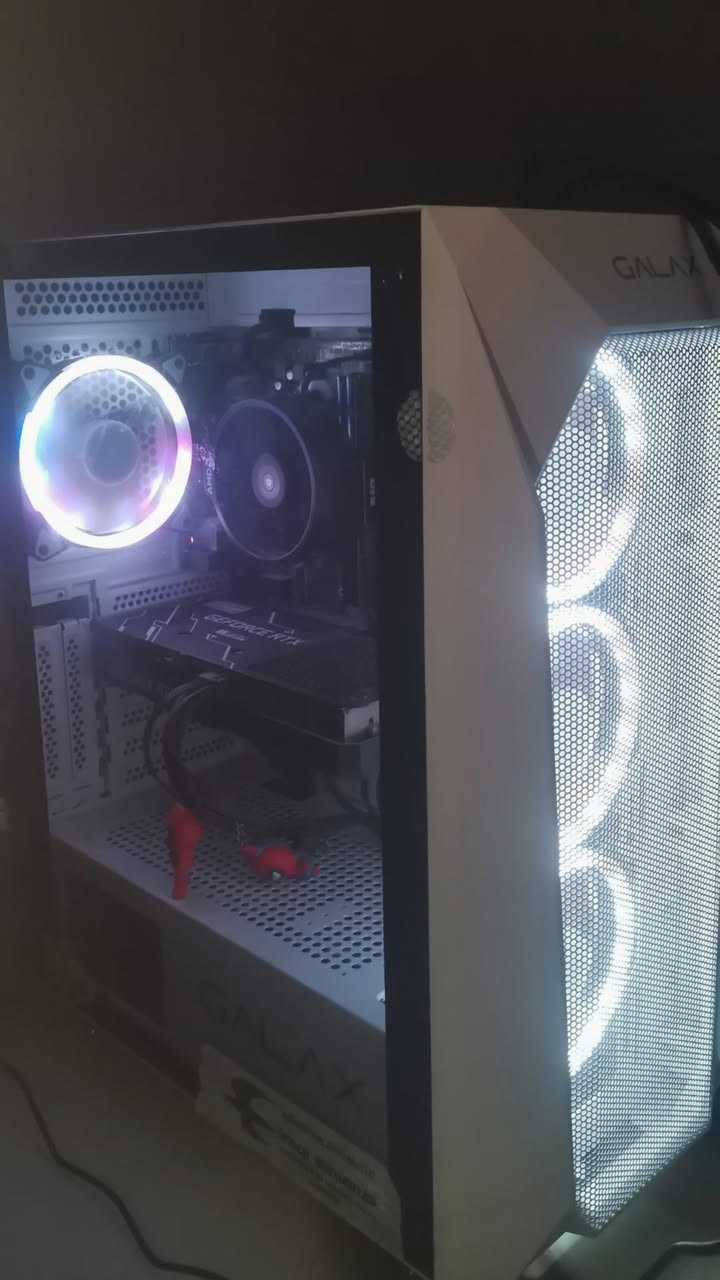 سلام عليكم ((مكلف بالنشر)) المعالج : Ryzen 5 3600
الكارت : rtx 3060 12gb galax
البورد : B450 s2h
الرامات : 8×2 3200mhz 
التخزين : hhd 1tb , ssd 128
الباور : 650w
الكيس : galax white 4 fan الوان المراوح بيها مشكله مرات اللون يعصه

شاشة : msi 1080p 170hz 24
ستاند شاشه ابيض متحرك و موجود الستاند مال الشاشه الاصلي

كيبورد : redragon yama 100% purple switch 
ماوس : logetich g203 بيه مشكله بالسكرول متأثر
مايك وستاند rgb
اضائة شاشة rgb

*كل كراتين القطع المذكوره موجوده

السعر مليون وميه وبيه مجال

مكاني كركوك 
توصيل موجود اي شركة توصيل 
***********
