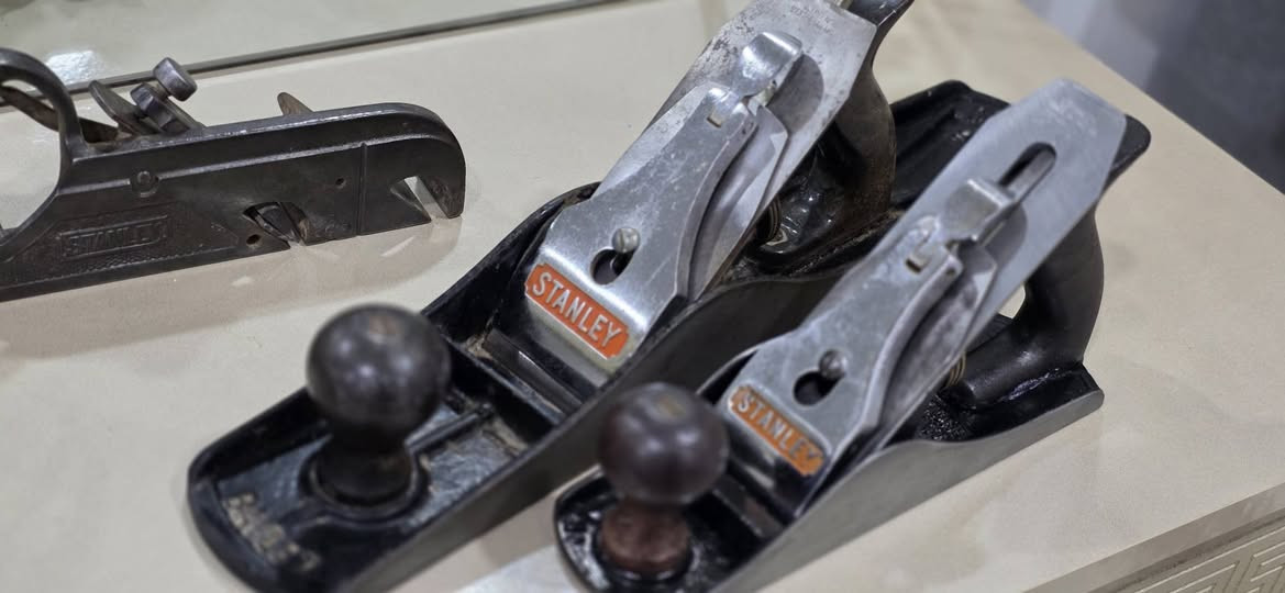 يا الله متاح استانلي انكليزي او ام جنبين امريكي نضيفات
*********** واتساب
