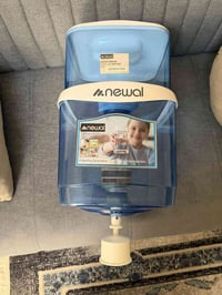 حافظة ماء + فلتر نظيفه واستخدامه قليل  سعرها 20 وبيها مجال للتواصل  ‭0...