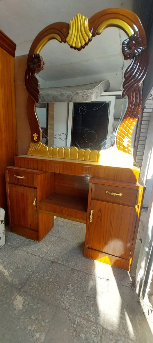 غرفه صاج 6 ابواب ملحق كامله نظيفه
السعر 575
بعقوبه شارع خريسان ***********
