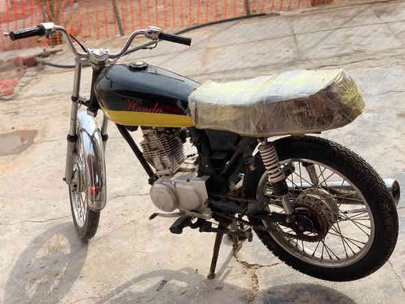 للبيع أكفلك عشاءر وتجي تاخذه من البيت اكفلك دراجه حلوه كاضه فقط كرنك امًا بستم ولفات وسلندر توه شادهن شاهد الله +كلجات 125للبيع قفل قفل 150+تخم تاير بل جيس ودبلات أمامي وهاذ رقمي ولمو شراي لا يتعبني فدوه ***********مكاني الزبير
