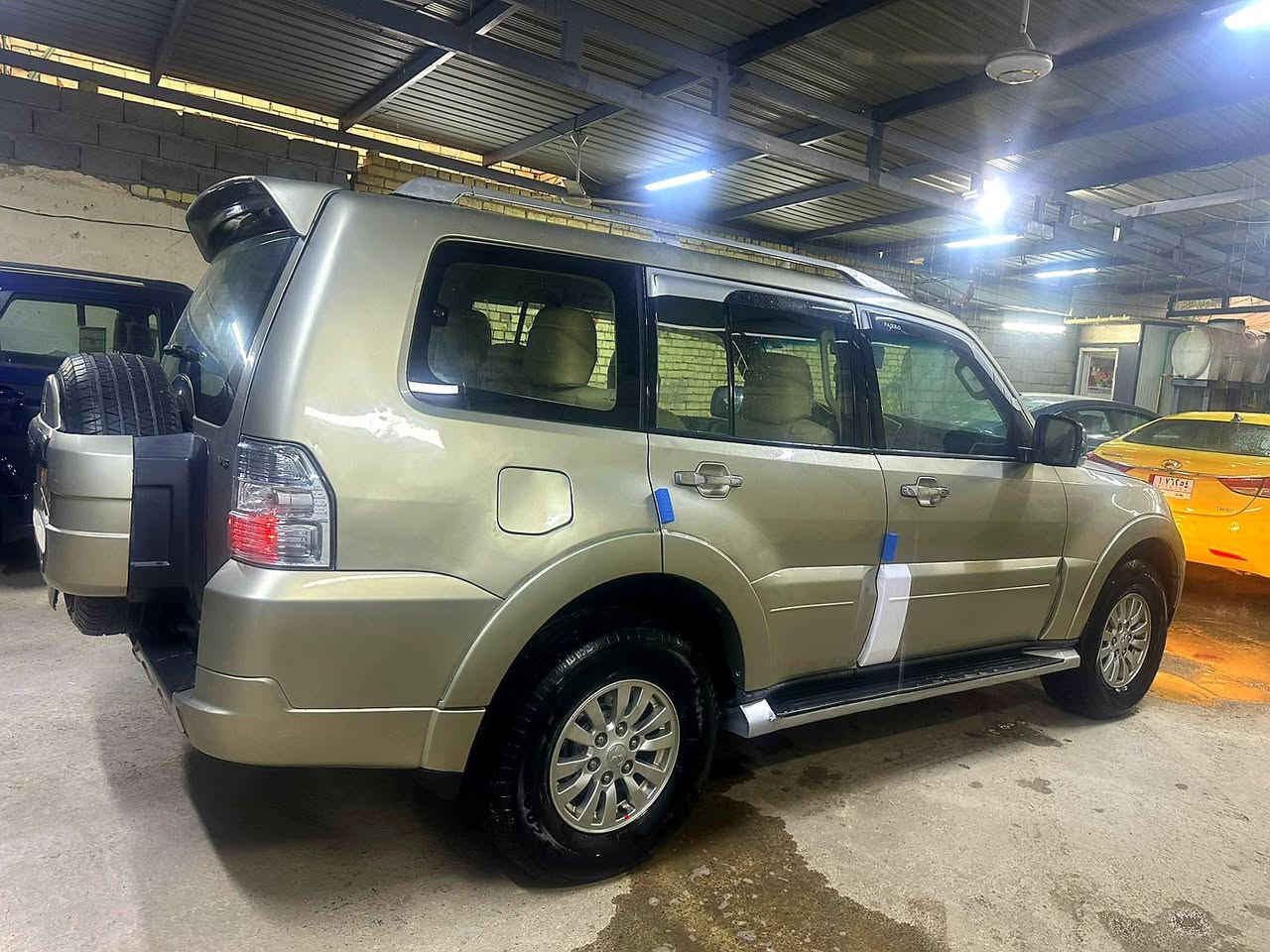 السلام عليكم سياره باجيرو موديل 2010خليجي مواصفات نص فول محرك 3000سياره جاهزه حلوه محرك كير صدر تبريد تخم تاير مكفولة رقم بغداد بسمي سعر 123$بيه مجال بصيط العنوان بغداد الامين شارع نواب النتصال ***********
