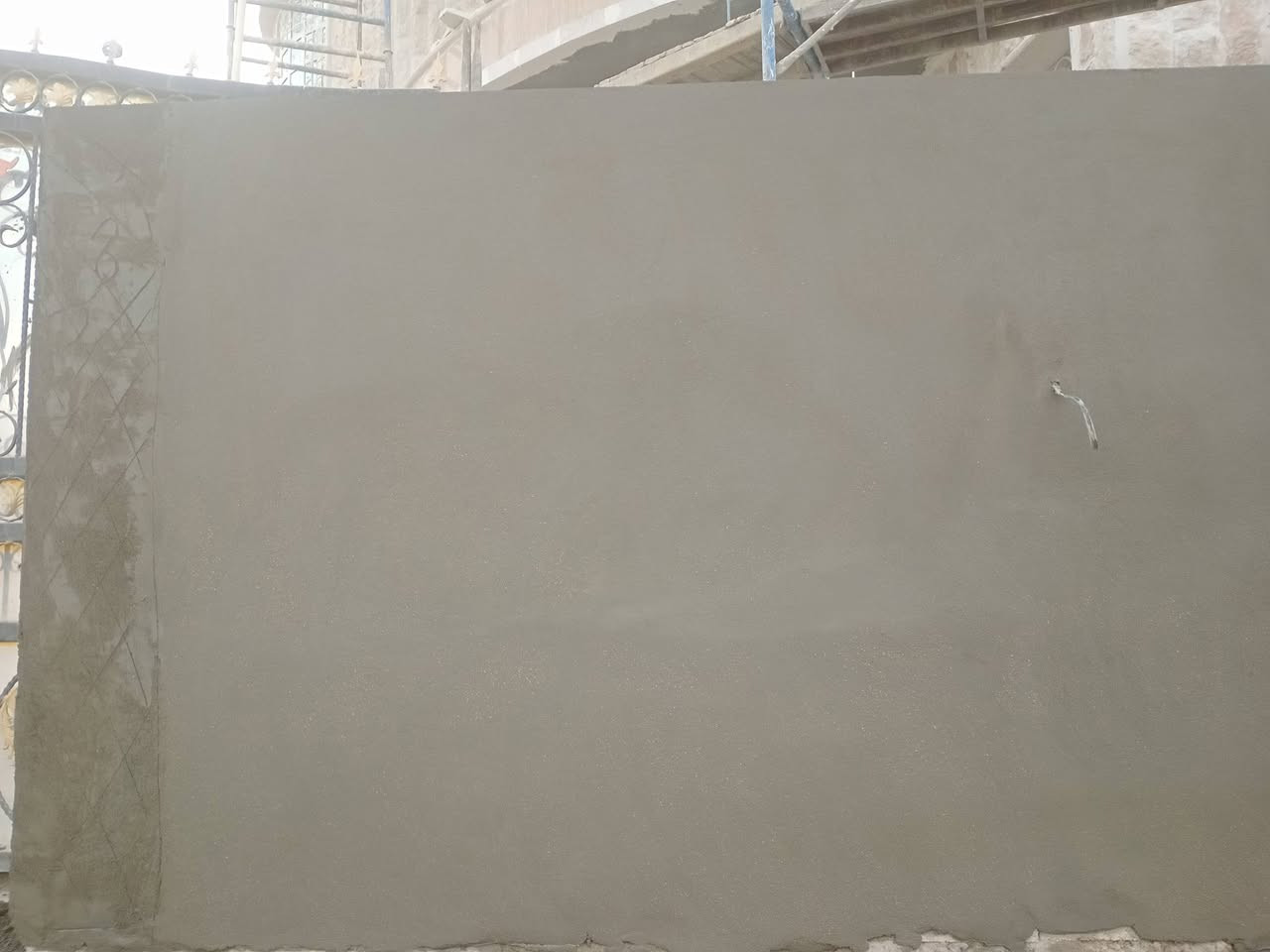 نشتغل انواع السيراميك والبورسلين ليزر +گبان  استلام مهندس
نشتغل انوع البخ ناعم خشن مشطب تصفير واجهات 
وباسعار مناسبه 
اتصل وتدلل***********
متواجد ماسنجر وتساب خط
