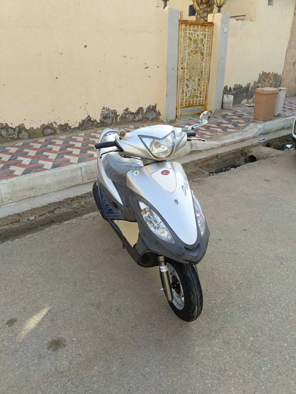 السلام عليكم دراجه للبيع كامكو 2v جاهزه مابيه نقص مكفوله كفاله عامه رمبه وكله عل بلادي مامفتوح برغي بيه تجي وتشوف وتفحص وبخدمتك وبل عافيه عل ياخذه الدراجه ماشيه 12حقيقي الشراي يتصل *********** مكاني قلعه سكر
