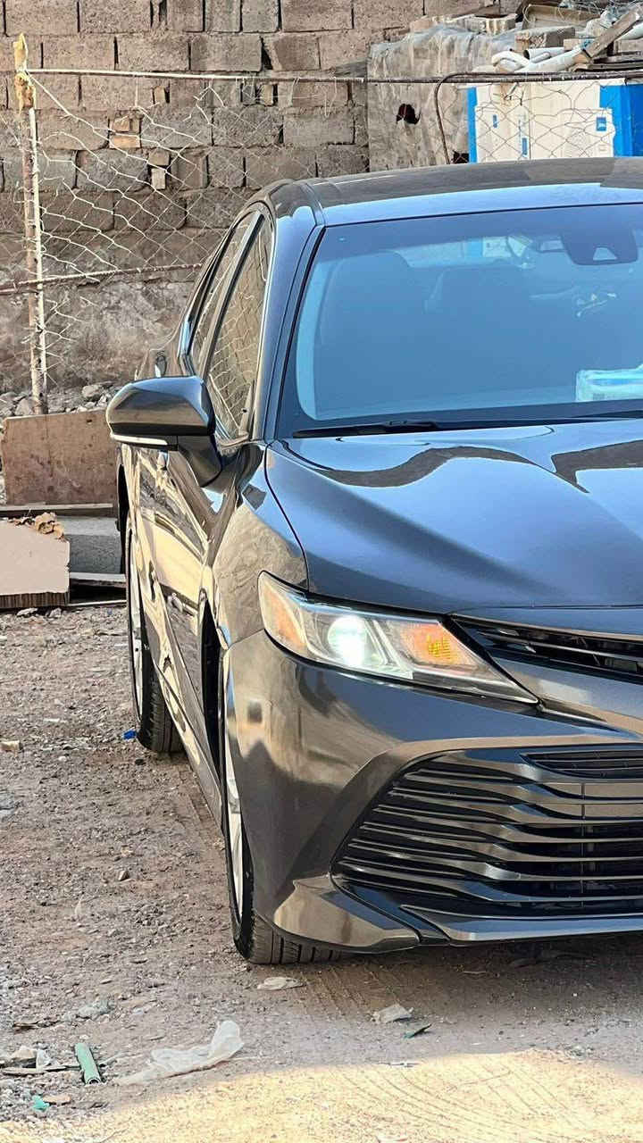 السلام عليكم بيع  بدون مراوس  تيوتا كامري امريكي موديل 2018 فئه Le فول ما عده السلايت ماشية 154الف كيلو السياره جديده وحلوه وعلى ايدي فقط يعني استخدام شخصي بأسمي سنويا وهزه ورقم جديد 
السياره صلاح الدين بلد السعر 177 بي مجال قليل جدا للاستفسار اكثر اتصال *********** سامراء, صلاح الدين
