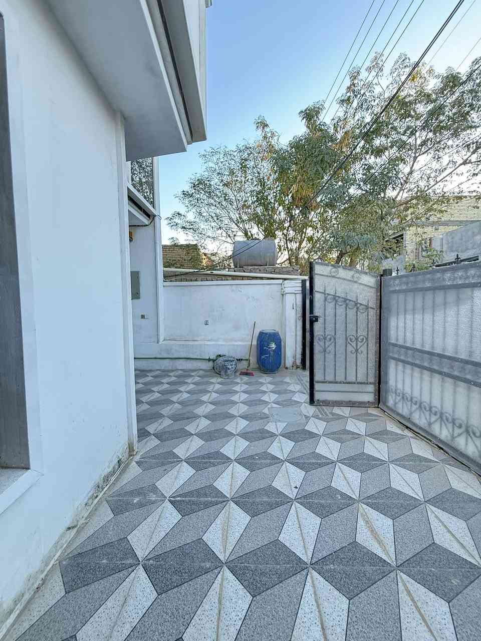 لسعر 130 وبي مجال 

مكتب الموسوي للعقار 
***********
