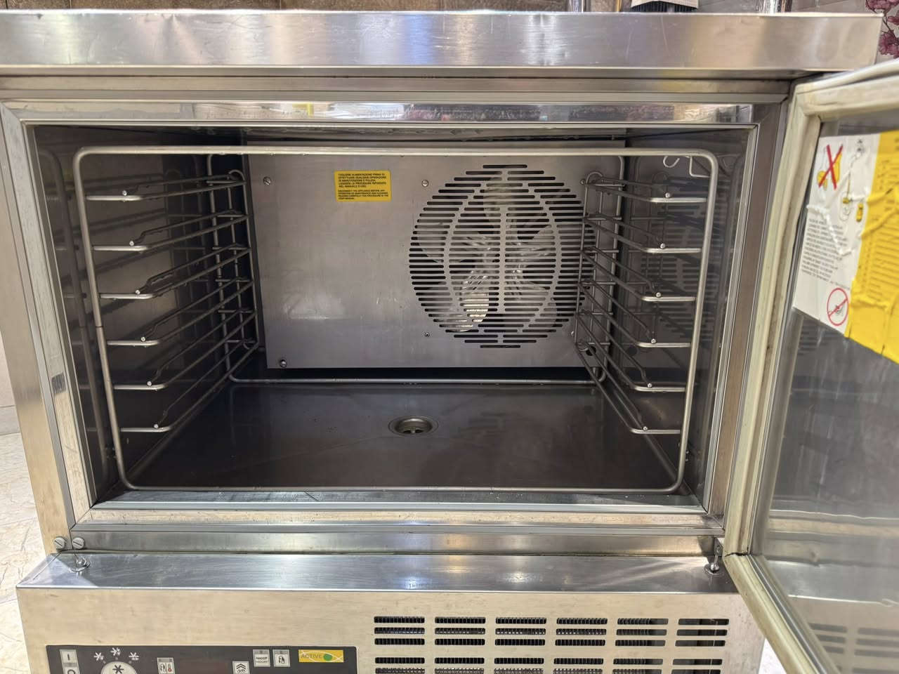 سلام عليكم
صاعق ماركه ZANUSSI
ايطالي للبيع عدد بلانك كبير 4 نضيف جدا 
***********
