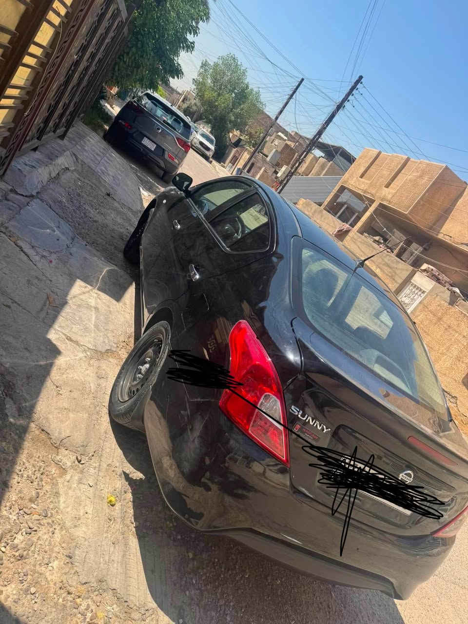 السلام عليكم للبيع نيسان سني خليجية موديل ٢٠٢٣ رقم بغداد الجديد ماشية ١١٠ بيها صبغ نص جنطة وجاملغ خلفي صفحة يمنى سيارة جديدة وجاهزة تخم تاير صدر مكينة كير تبريد ثلاجة السيارة خير من الله 
مكان سيارة حي جهاد 
السعر ٩٠  وماكو هيج سعر بلاش 
***********
*********** بغداد, العراق
