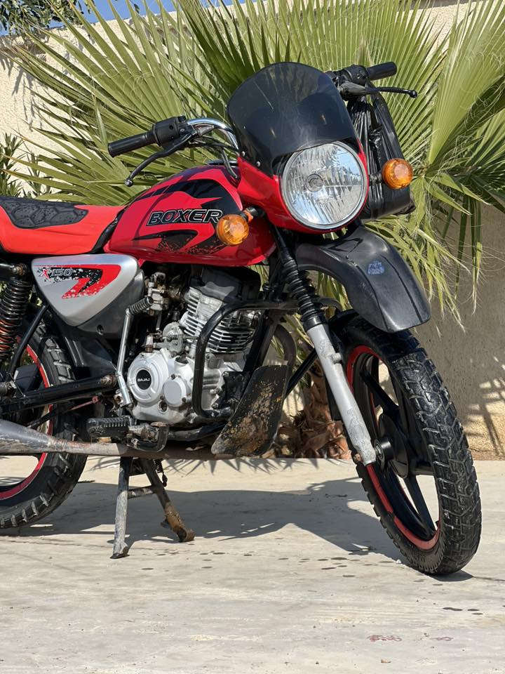 سلام عليكم دراجه بوكسر. 2018
سنويه ورقم بسمي. دراجه جاهزه من كلشي 
كهربائيات كامله.  ماناقصها شي 
تحويل ثاني يوم 
القرنه. الثغر 
موجود واتساب. 
وخط 
***********
