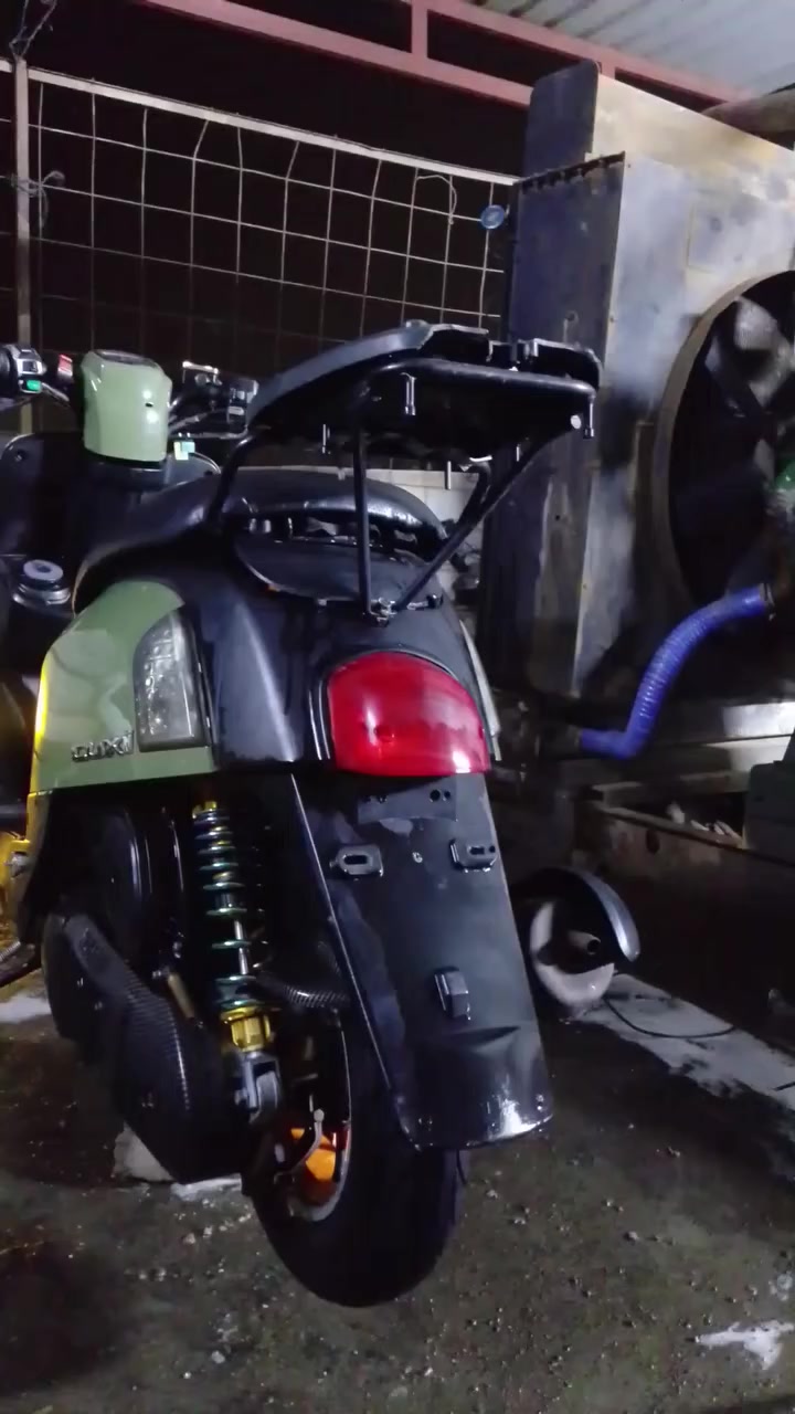 بوليس نوزل مكينه مكفوله شلعه ومعدل كلجات رياضي كهربائيات كله شغال السعر 600وبيه مجال للطيبن العنوان بغداد تقاطع نهروان الرقم ***********
