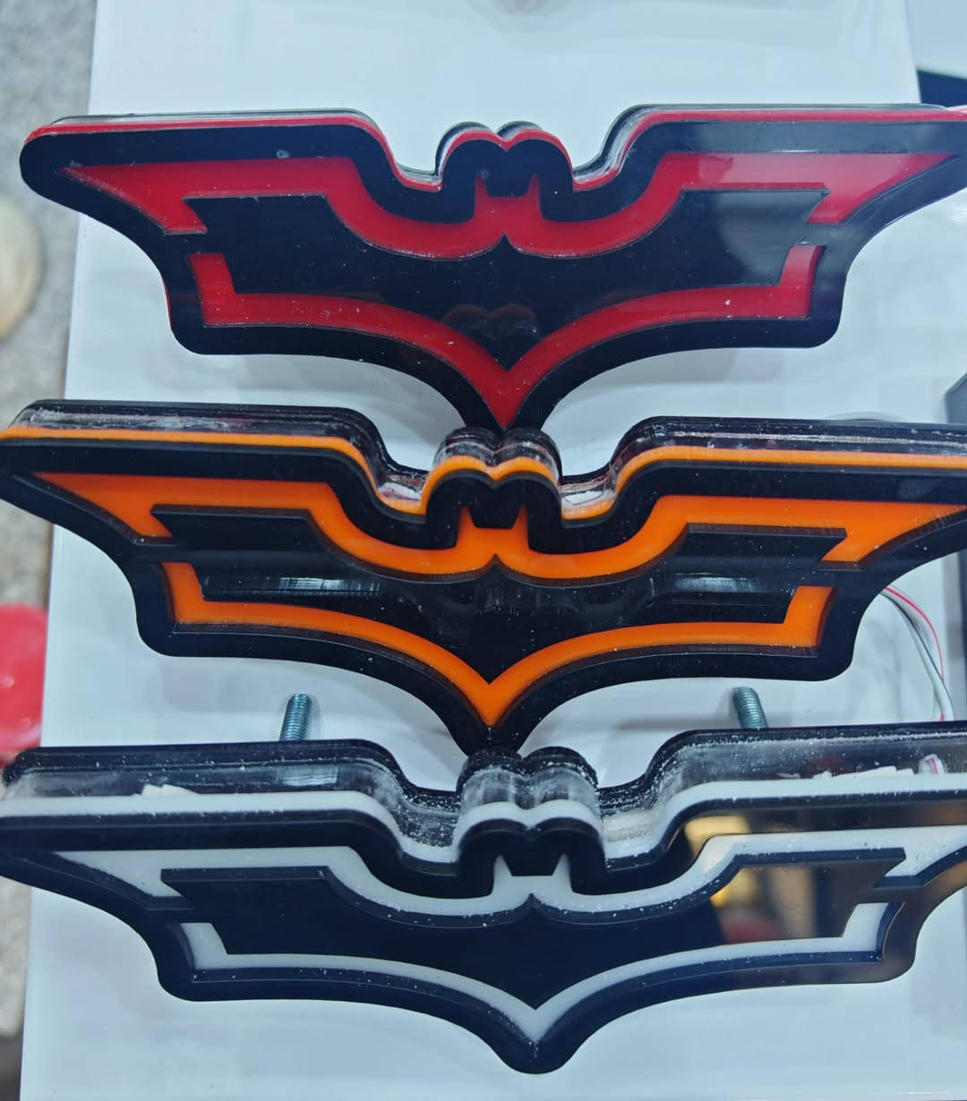 🔴علامة شباك ضوئية 🔴
◾️بشكلين  : باتمان + SRT  ◾️
متوفرة بعدة ألوان مميزة 
🔴احمر 
🟡اصفر 
🔵أزرق 
⚪️أبيض
🟠برتقالي 
🟢اخضر 
للتواصل مراسلة الصفحه او واتساب 
***********📞📞
يتوفر خدمة توصيل لجميع محافظات العراق 🚛⏱️
