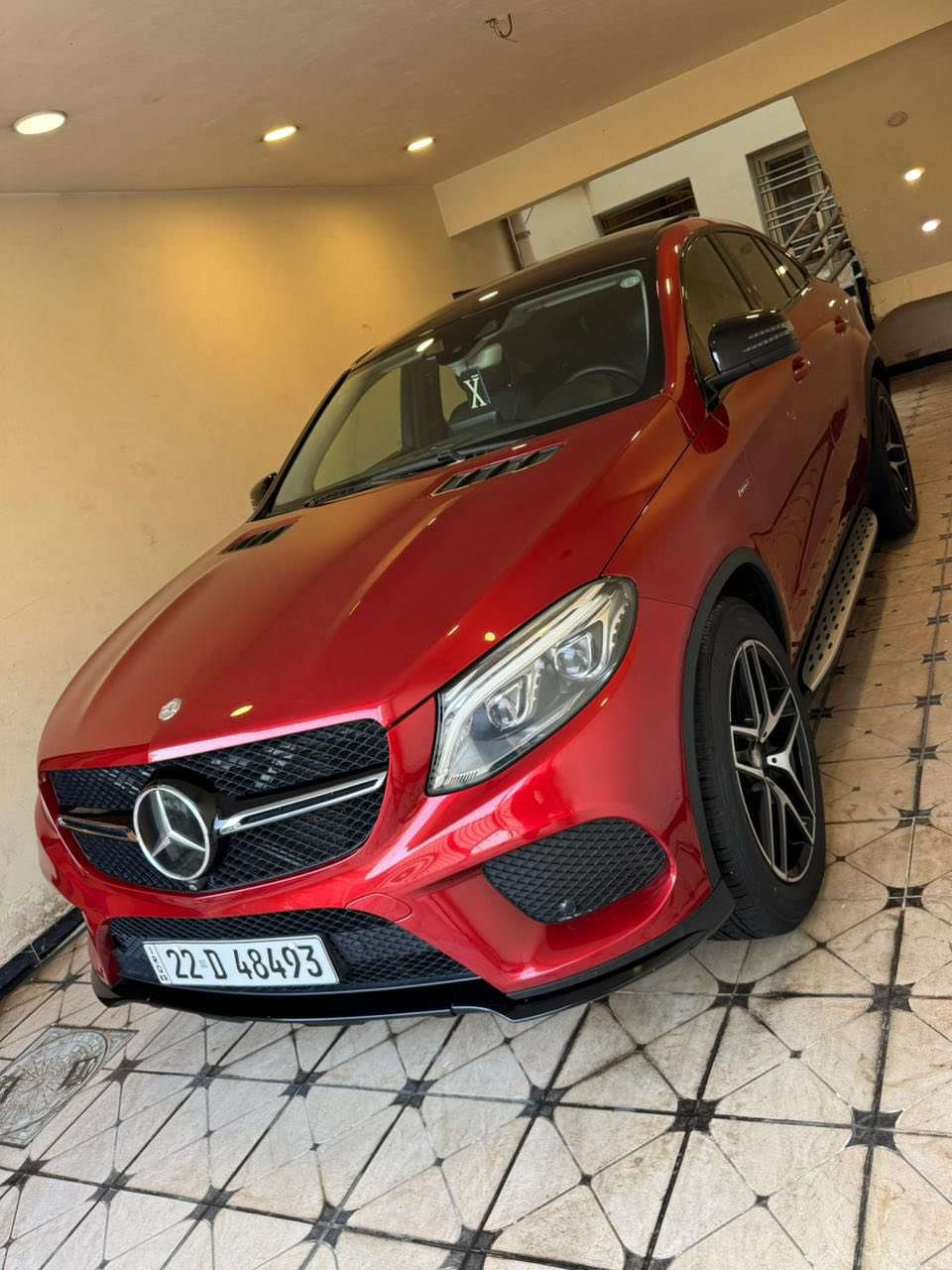 السلام عليكم 
مارسيدس GLE :موديل 2016
وارد الماني 
فول مواصفات AMG 
6سلندر توين تيربو 
فول الفول مواصفات 
حادثها ربع الجاملغ الخلفي 
مراوس حسب القناعه 
التواصل/***********
