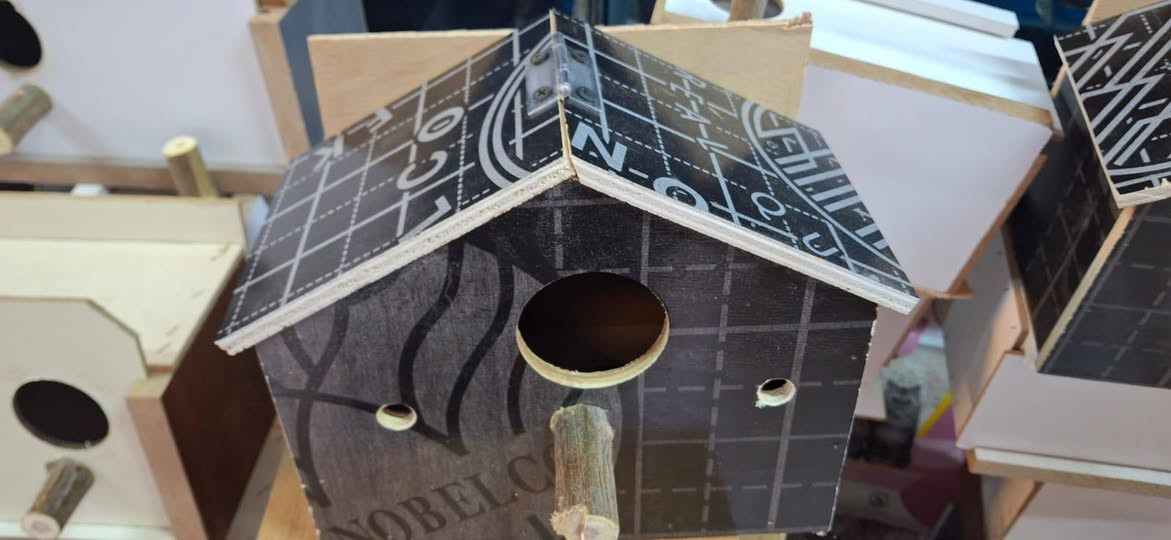 🔥 إذا عندك طيور وتريد ترتبها صح 🔥
🏠 متوفر عدنا بيوت طيور  بجودة عالية:
•  لطيور الحب 🦜
•  للكوكتيل 🦜
•  للغندور 🦜
•  وحسب ااطلب اي طير واي شڪل 
✔️ سهل تنظيفه
• الخشب اي خشب اشتغل 
💸 أسعار مناسبة 

📍 التوصيل متوفر
📩 راسلنا خاص واحجز بيتك هسه
*********** بـ واتساب 
⚠️ الكمية محدودة… لا تتأخر!

#بيوت_طيور #اقفاص #تربية_الطيور #كوكتيل #طيور_حب
