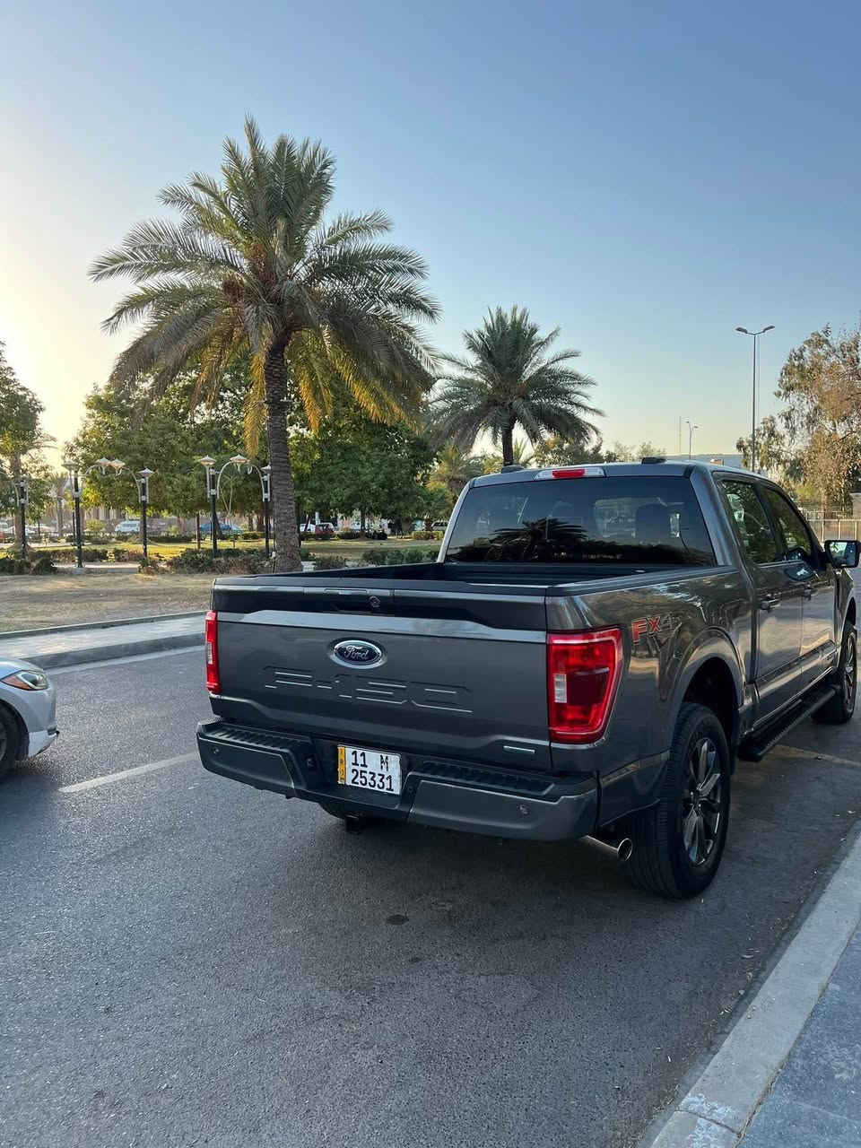 فورد F150 هايبرد موديل 23 سياره وارد امريكي حادثه طخات بيه صبغ كم قطعه سياره جديده جدا وكامله من كلشي كل نقص مابيه ماشيه 54 ميل محرك سياره 3500 توين تيربو قوي جدا  وهايبرد وسياره بل حقيقه احلى من صور                           مواصفاتها.
1.رادار امامي للتوقف الذاتي والقيادة الذاتية.
2.راد جانبي (تنبيه عند الاجتياز)
3.جميع أنظمة الثبات ومنع الانزلاق والتصادم (شغالة)

4.حساسات امامية وخلفية

5.الكشنات الامامية كهرباء مع تدفئه وتبريد مع نظام مسند الرجل الكهربائي
6.شاشه كبيرة تختلف عن بقيه الفئات خاصه بالسبورت والرويال

7.صندوك كهربائي شفط
8.نظام الترحيب عند الاقتراب من السياره 
9.نظام صوت لكسكون 17 سماعه مع سبوفرين 
10.المقود كهربائي مع خاصيه الخروج المريح

11.شفتات بالمقود مع خاصية قفل السرعة والقيادة الذاتية في الشوارع المخططة.
12.انظمه قيادة سبورت ونورمال وإيكو ورابع للطرق الوعره
13.كامرات عدد 2 امامي وخلفي 

14.لايت المقود ويتحسس مستوى الإنارة الخارجية.
15.بصمة

16.خاصيه خفض درجه فان التبريد عند الاتصال
17.داخل السيارة مطعم كاربون فايبر اصلي خاص بهذا النوع في الداشبورد والأبواب ومنصة الماوس.

18.خاصيه الخروج المريح عند اطفاء السيارة
19.خزن ميموري لكشن السائق
20.جميع زجاج السياره نوع سولار ويكون دبل جام
21.نظام الخروج عن المسار(lane departure)
22.اوتو هولد
23.نظام الماسحات اوتو

24.اليدات الاماميه تحتوي على لد ضوئي
25. خزن ميموري للنغمات والصوتيات
26. نظام أندرويد أوتو وأبل كار بلي
27. خاصية تنبيه السائق عن تردي القيادة
28. خاصية تنبيه السائق (إنذار فوري) عند ملاحظة خلل في درجة حرارة المحرك.                                                                 29. محرك سياره 3500 توين تيربو هايبرد + منطومه هايبرد والمحرك سياره مكفول                                                        30. كير سياره 10 نمر مكفول                                                  31. تخرج كهرباء 12v ,24v                                                    32.منافذ كهرباء في المقصوره داخليه + وفي الصندوق             33. تحذير عند رجوع                                                              34. طسه مريحه جدا تختلف عن باقي وجنايه فورد يعرفون           35.سياره معاليه كم انج من امريكا                                       36. كير طياره طرح                                                             37. فور ويل                                                                        38. وبعد بيه هواي مواصفات ولكن المنشور يصير طويل اذا اكتب الكل                                                                                               سياره رقم بغداد دولي بسمي                                                   مكاني بغداد                                                                           رقم الهاتف :***********                                                   السعر : 278 بغداد, العراق
