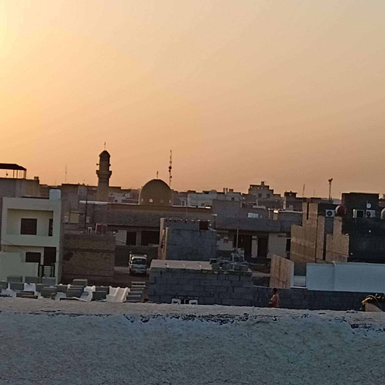 قطعة ارض للبيع 
📍التنومه / الصالحيه/ حي الامير علي
قرب شارع الشلامجه اول مربع قريب على شارع الشلامجه

-المساحه 200م 
-بصف الركن 
-طابو زراعي
-المالك عراقي
-القطعه بيها وكاله خاصه حق التصرف 
المنطقه بيها خدمات ماء وكهرباء وبيها سكن 
-الشارع الداخل الى المنطقه تبليط 
والشوارع الفرعيه مدفونه سبيس
-توجد محلات متنوعه داخل المنطقه.

السعر 60 وبيها مجال
*********** البصرة, العراق
