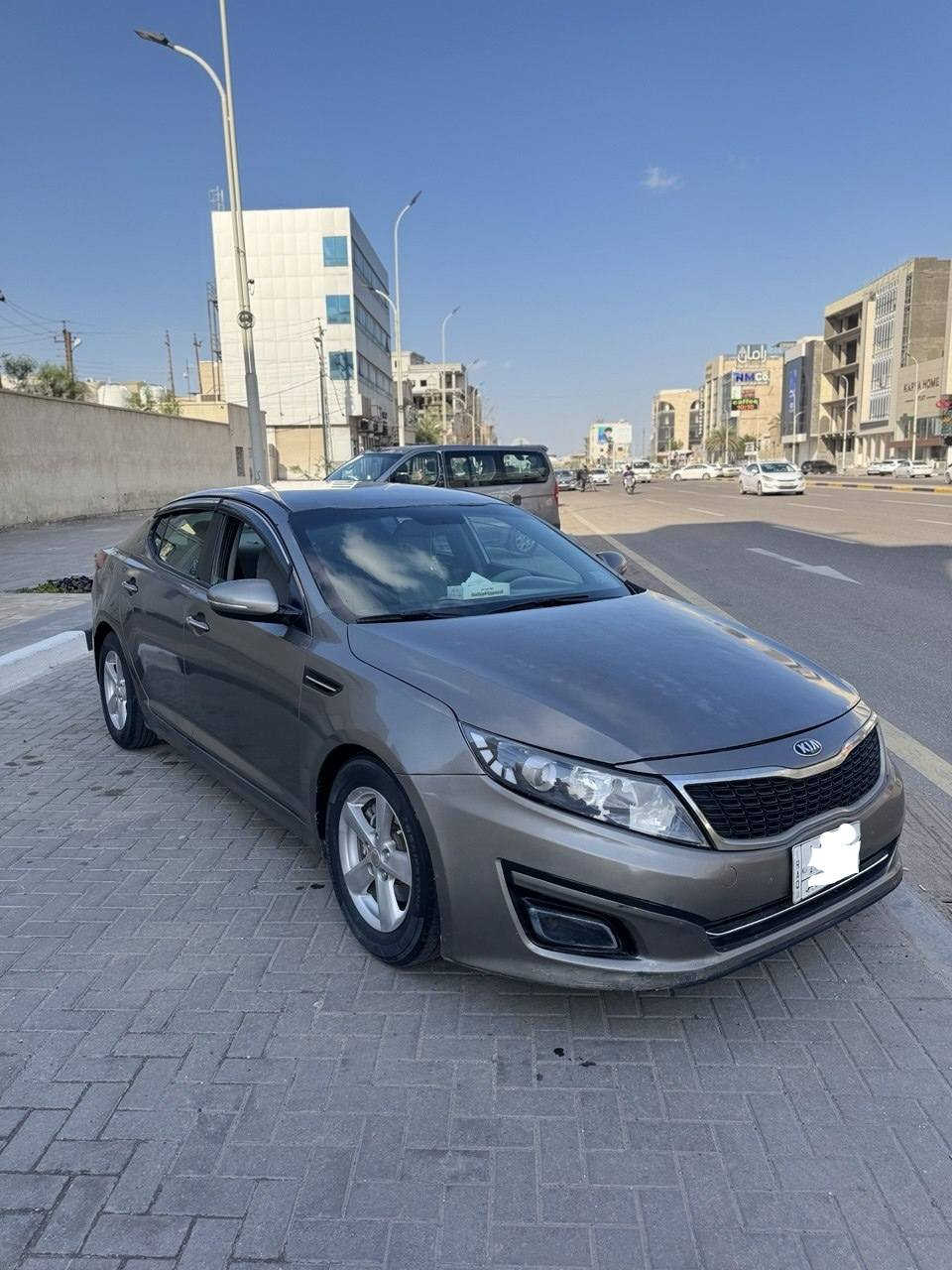 السلام عليكم كيا اوبتيمه ٢٠١٤ وارد أمريكي سياره نظيفه وجاهزه حادثه بنيد  مواصفات تحكم ستيرن حساسات كامره شاشه كشنات كهرباء تبريد خلفي ويل كب محرك ٢٤٠٠ رقم ذي قار مشروع 2027 تحويل مباشر راعيه بالبصره  سعر 95 وبيهة مجال *********** العنوان البصره
