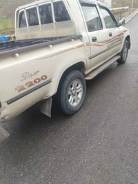 ئه م دێره بۆفرۆشتن مۆدیل 2009منه فێست به شه رت 07508308151.         50...