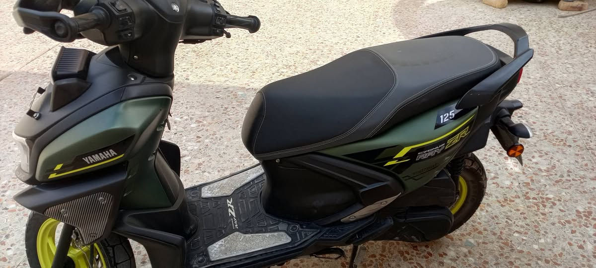 سلام عليكم
دراجه ZR 
2025
طالعه بشهر ال واحد 
مكينه مكفوله 
كفر جهت اليمنه بي كشطات بصيطه مثل ما موضح بل صوره 
مكان رميثه 
متواجد فيس 
او الاتصال ***********
