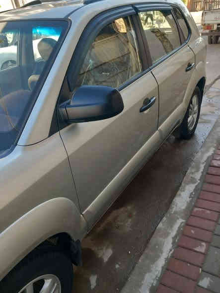 السلام عليكم توسان موديل ٢٠٠٩ رقم بغداد دولي السياره مكفوله ما عدا شبرين بالجاملغ الأيمن فقط معجون بدون صبغ  محرك ٢٠٠٠ دوش ماشيه ١٥٠ السعر ١٢٠ وبيهه مجال شيء بسيط المحرك ما مفتوح رقم صاحب السياره ***********
