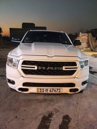 سيارة دوج رام موديل 2022  بك هورن  شاشة صغيرة  4×4  باب طويل  بدي طويل...