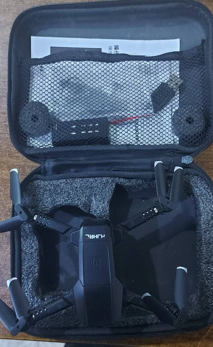 طيارة درون تصوير للبيع 
مدى الطيران 100/50 متر 
كامرة بدقة 480 إلى 680P 
بطاريات 2 كل وحدة يبقى شحنها من 10 إلى 15 دقيقة 
مراوح احتياطية 4 
واير شحن USB + مفك صغير 
السعر 30 الف
العنوان داخل قيصرية السادة العميديين مجاور كهوه حمزه مشاي داخل مكتب حسين عزيز 
***********
