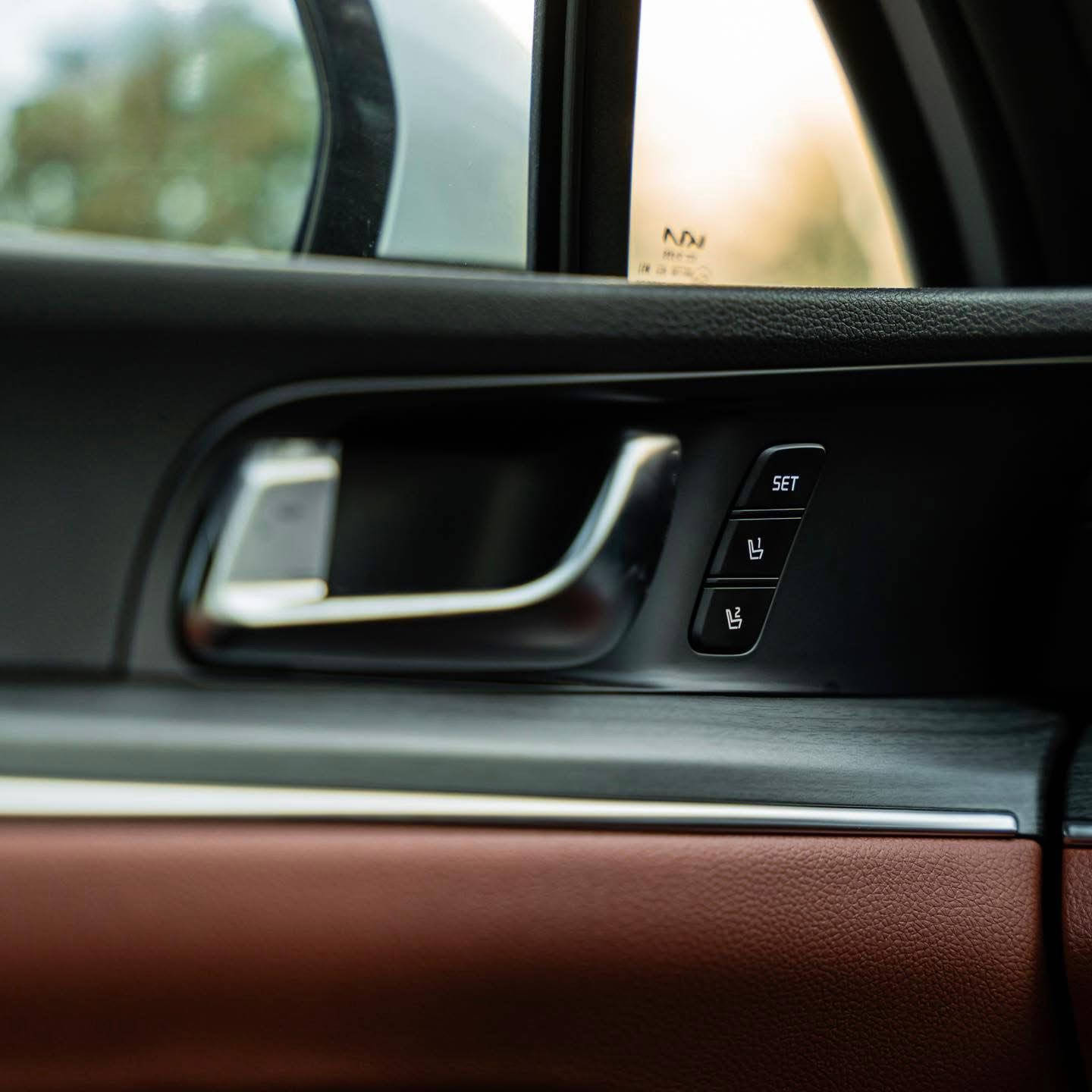 كيا كي فايف 2024  (vip مواصفات خاصه)
قليل منها السياره كلها بيانو بلاك 

داخل جلد مشمشي مع صاج رصاصي 

اعلى فئه بشركة نيم فول 1/1  

ضمان 5 سنوات شاشه 3 سنوات سيرفس 

سنه مجانا

محرك 2500 

مواصفات هوايه

أناره داخليه 

لمس اوتو هولد 

ترحيب عن الاقتراب وعند إطفاء السياره انارة داخل يدات الأبواب الوان 

مع مود القيادة 

كامرات 5 رادارات جانبي امامي خلفي حساسات امامي خلفي شاشه 

تحذير عند اقتراب سياره 

أصوات تحذير مع تشغيل إشارة الجانبيه نقط عمياء 

تحذير تصادم عند فتح الباب 

توقف ذاتي 

مرايه قلاب 

فتح الصندوق عند الاقتراب 

صندوق كهرباء شفط 

كشنات حار بارد 

تشغيل عن بعد 

اطفاء عن بعد 

فتح وغلق الجام عن بعد

 مرايه وسطيه 

تعتيم مقاعد خزن كهرباء

 قفل الجام والأبواب من الداخل 

لسلامة الأطفال وبعد بيها أشياء ممذكورة  

السعر255وبيه مجال للشراي 

مكان السيارة ميسان 

رقم الموبايل / ***********

رقم السيارة / اربيل بأسمي
