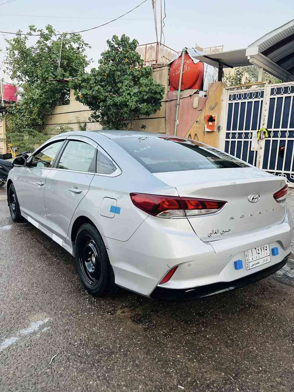 سوناتا 22 كوري 
كفاله عامه من صبغ وتبديل وضربه 
سيارة جديدة ما ناقصها شي 
معوقين 
سعرها 165 
بصرة قضاء المدينة 
***********
***********
