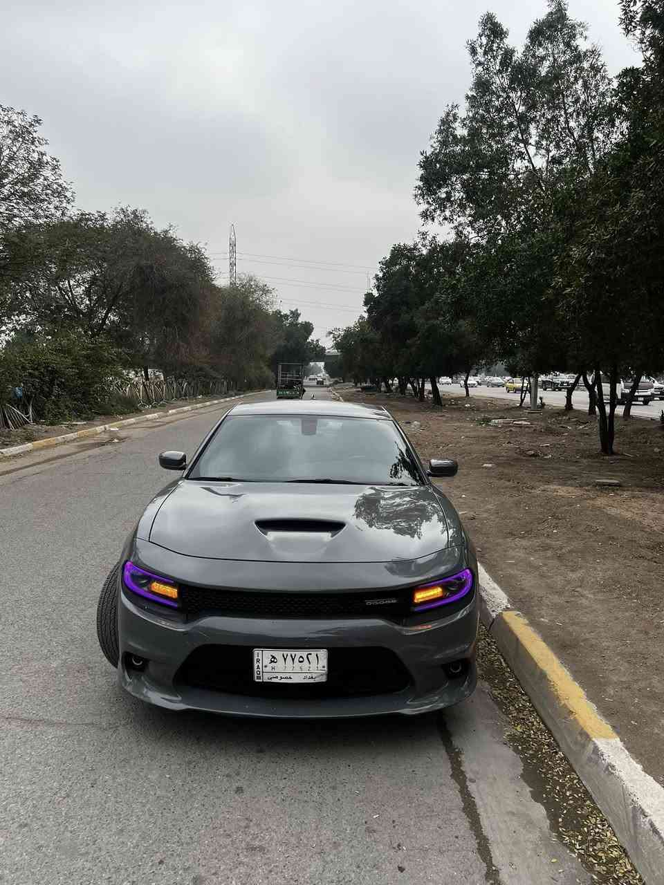 ألسلام عليكم
جارجر جيتي 2019 
سيارة لون اسمنتي بلاك بيها فقط جاملغ مبدل بدون دواخل مواصفات كشن شامو حضن تدفه تبريد قطعتين لد زنون فول ويل 18 تو ويل السياره بدون فتحه  السيارة مال بيت مماشيه ماشيه 55 mi ممتعوبه للاستفسار 
***********
