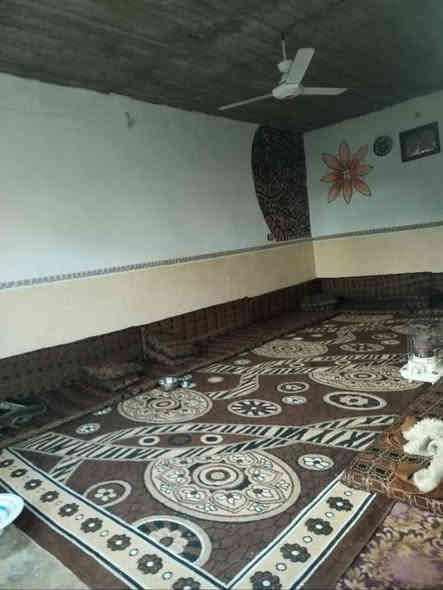 بيت للبيع 150 متر 
عنوان موصل جانب الايسر ملايين ثانيه 
قرب جامع العادل
 سند زراعي 25 
غرفتين هول وستقبال مطبخ وصحيات 
سعر 35 الاستفسار اكثر اتصل 
*********** بي واتساب
