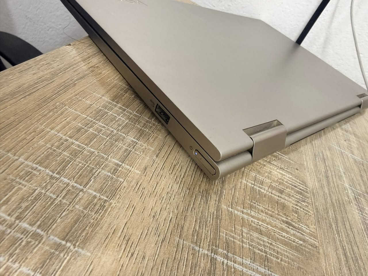 Lenovo yoga c740 لابتوب
8 GB ram
256 storage
Core 15
Windows 11|
Touch + درجة 360 قلاب
الجيل العاشر ٢٠٢٠
مستعمل ٥ سنوات
نظيف جدا
عيوب : ضربة بالزاوية
سماعات خارجية بيها عطل
كيبورد رقم ٥ و ٦ ميشتغلون
السعر 450 بيه مجال


**إذا كنت صاحب هذا الإعلان وتريد حذفه لأي سبب، رجاءا أرسل رسالة إلى الدعم الفني**