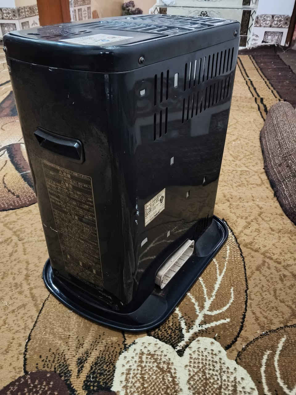 صوبه تلفزيوني ياباني شرط نظافه 100% مشتغله مرتين فقط 
سعر 65    . ***********
