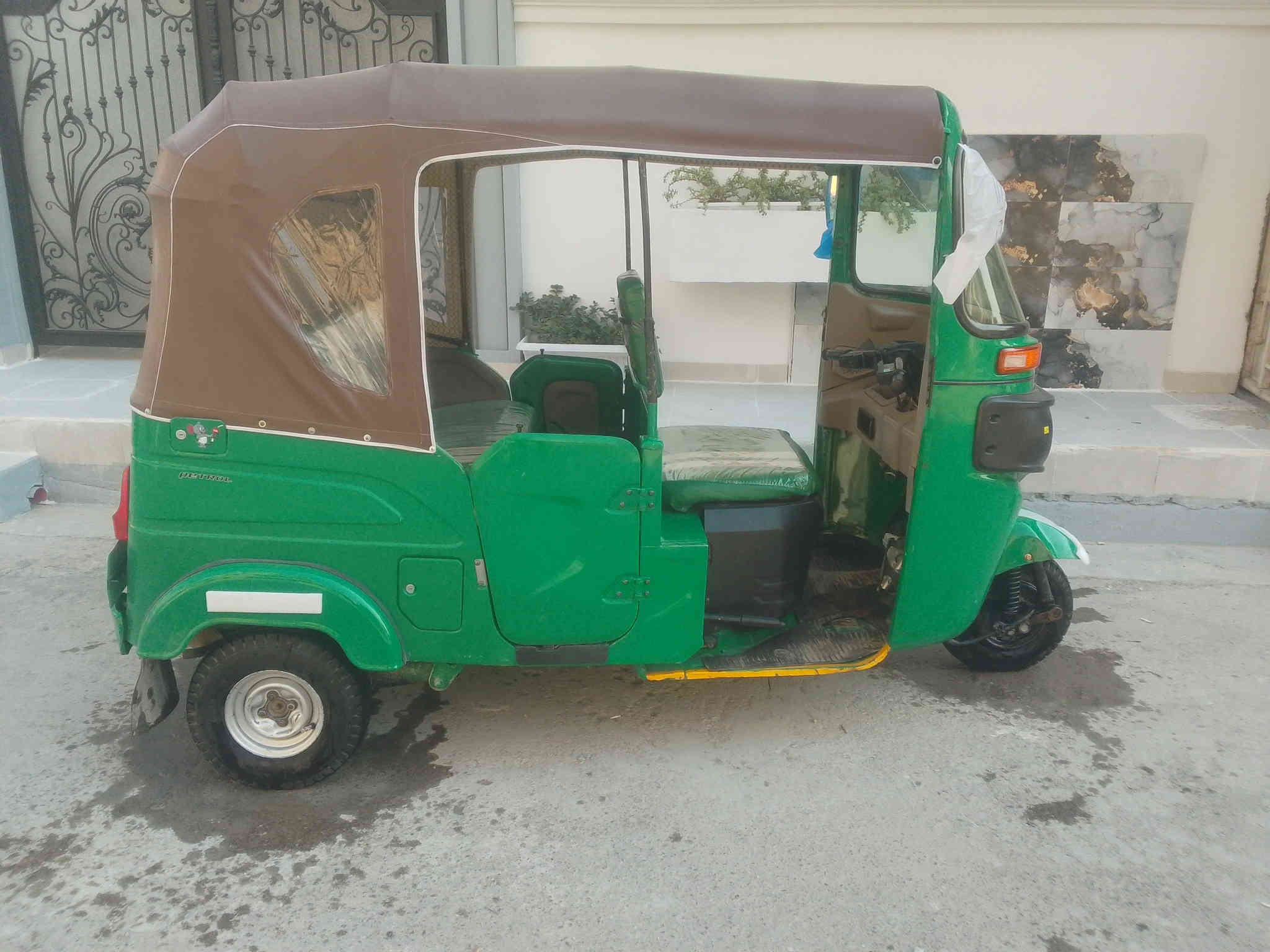 السلام عليكم تكتك البيع مديل 22 السعر 8400مامتواجد عل فيس ***********
