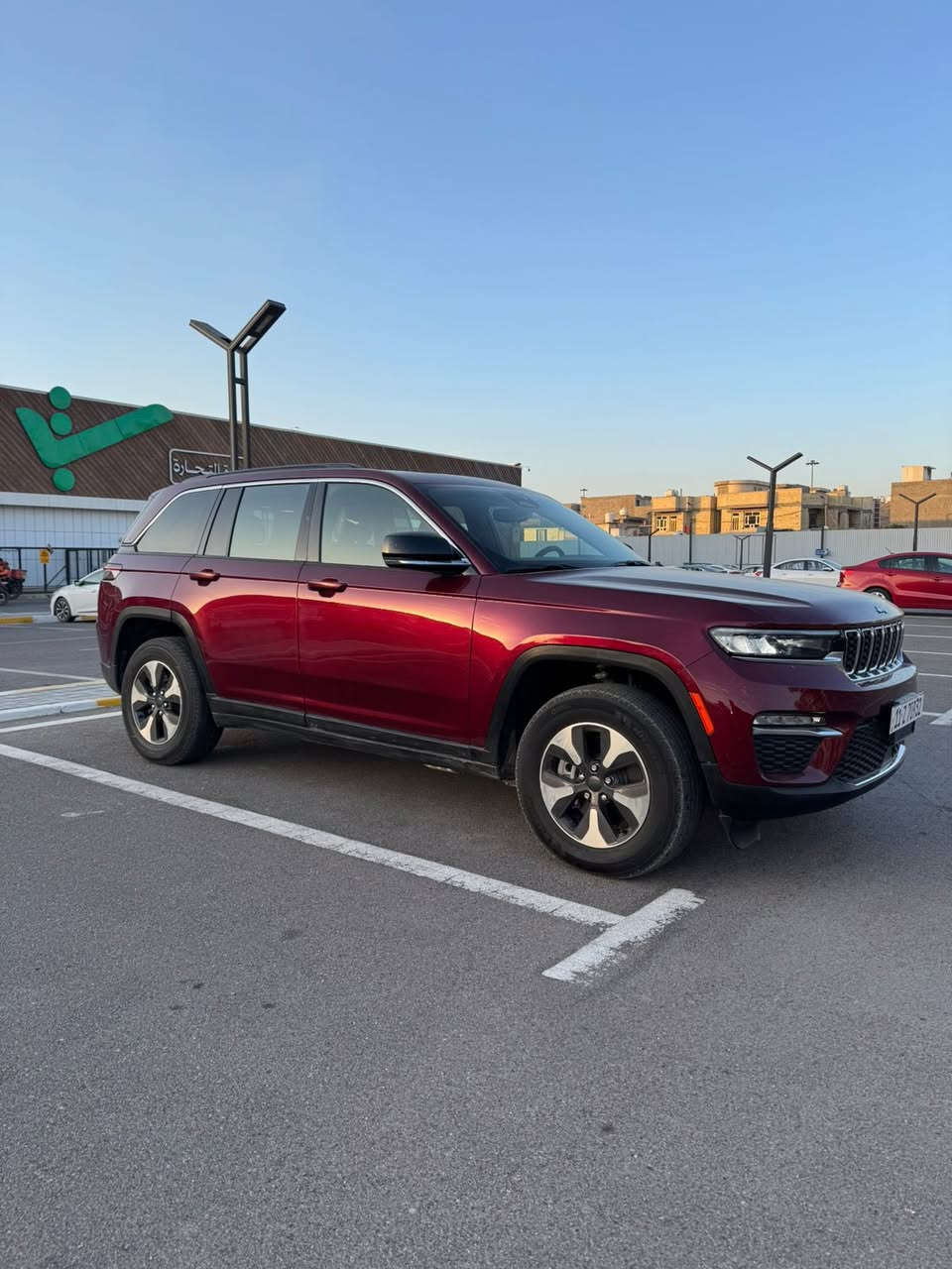 السلام عليكم للبيع جيب كراند شيروكي 4xe هايبرد 2024 ماشية 35000 فول مواصفات بجم كبس حادثها موضح بالصور
السعر :29000$
للاستفسار الاتصال على : ***********
