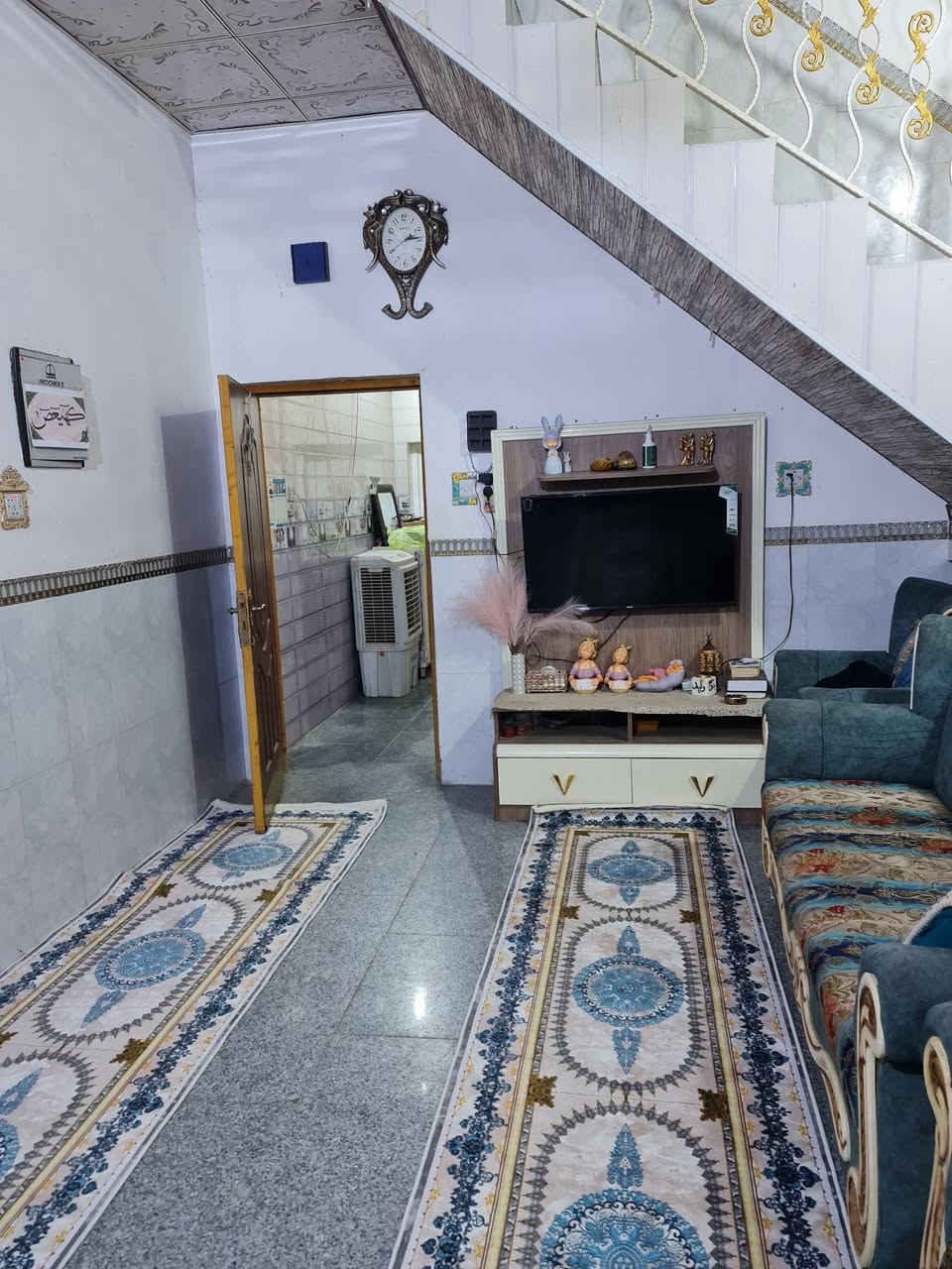 سلام عليكم 
 بيت للبيع( ١٠٠متر للبيع) سماوه حي العسكري 
كونكريت مسلح
سنه البناء(2017)
مطلوب للمصرف العقاري اي استفسار ع الخاص او الاتصال بالرقم ***********
