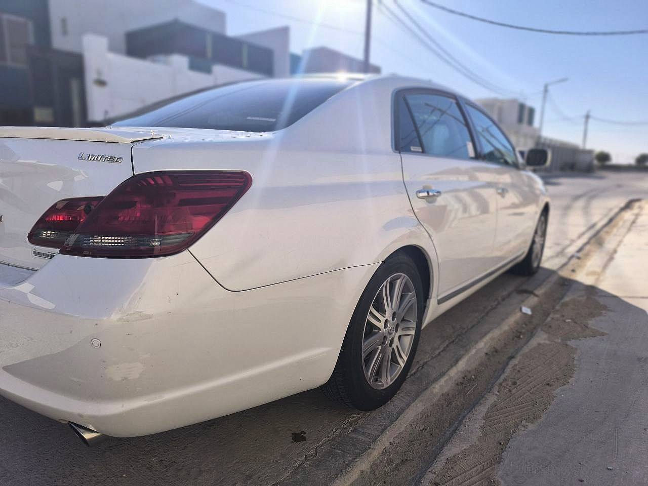 السلام عليكم للبيع
أفلون AVALON Limited  خليجي فول 

رقم دولي جديد سنويه بأسمي تحويل ثاني يوم 

مواصفات اللميتد معروف 

دخول ذكي

فتحه سقف

تدفئه تبريد كهربائيات دواخل خوارج  كشنات جلد خمس بصمات 

بيها قطعتين بلادي 

مكينة نظيفه كل صوت رواجز مابيها 

كير تمام 
السعر 145

***********

مكاني نجف قرية الغدير
