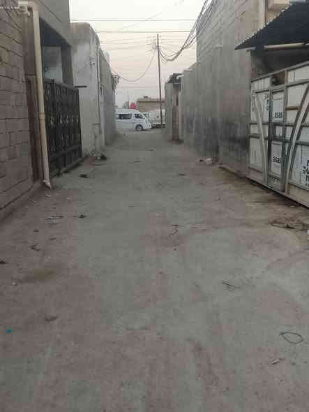 بيت للبيع وقف سني قير مسجل المساحه 100 متر يحتوي البيت على قرفه واستقبال وصاله ومطبخ وصحيات يبعد عن الشارع الوصطي  30 متر العنوان البصره ابو الخصيب طريق الوصطي قرب المدرسه الصفره السعر 20 وبي مجال الاستفسار انتصل على الرقم  *********** بي واتساب
