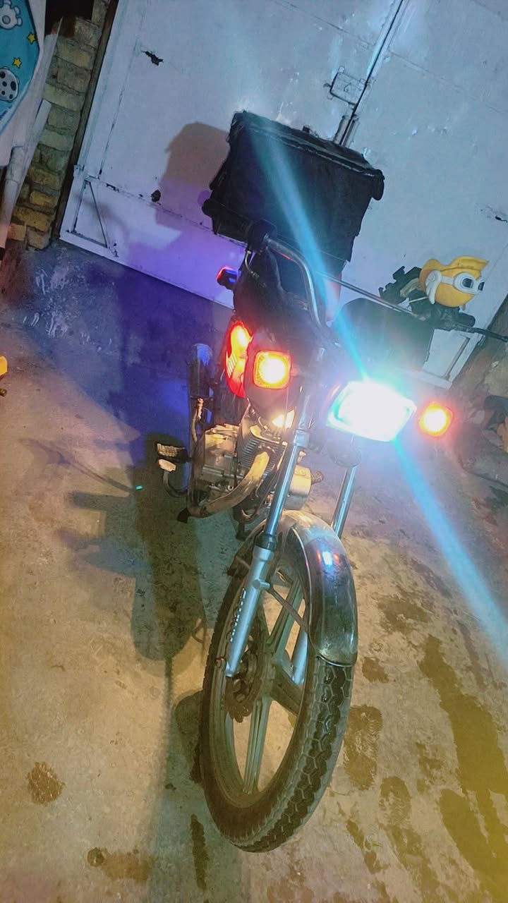 دراجة مال عيشه نكرة سلف معمره بالكامل تنكر سويج وتطلع للشغل مكاني الحسينية مال راشدية
***********
