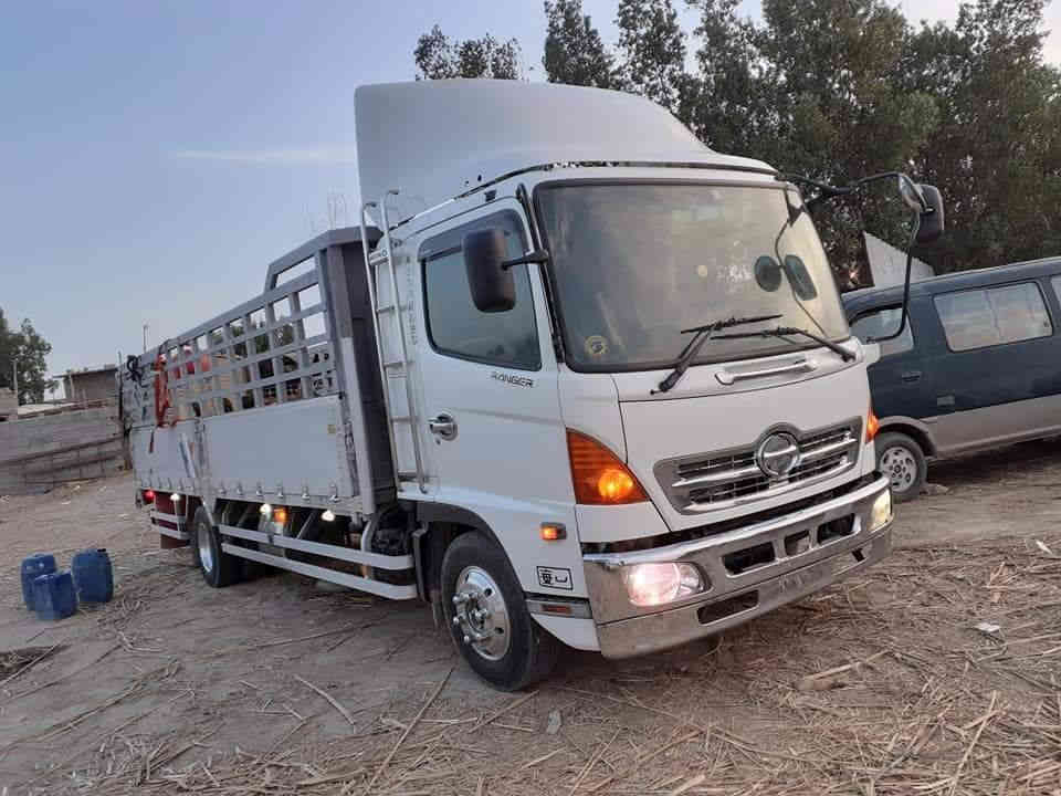 سلام عليكم سياره هينو شيطان بسمي موديل 2003 ناصريه سوق الشيوخ سعر ب300ورقه مكفوله كفاله عامه رقم السياره بغداد ***********
