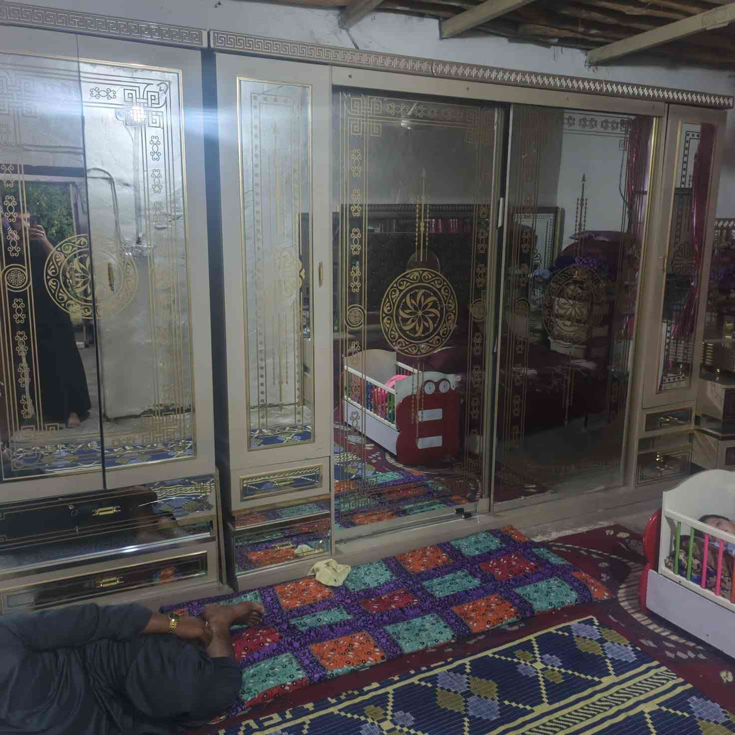 غرفه تركية نضيفه وحلوه سعرها ٥٠٠ وبيها مجال***********
